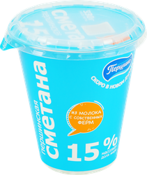 Сметана ПЕРШИНСКАЯ 15%, без змж, 330г, крупный план