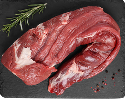 Вырезка говяжья фермерская ЛЕНТА FRESH, весовая, крупный план