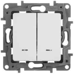 Переключатель 2-клавишный Legrand Etika 672216 белый, вид