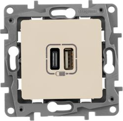 Розетка USB Legrand Etika 672336 слоновая кость, фотография