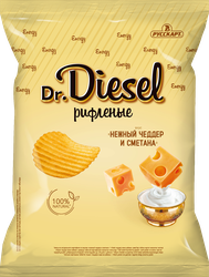 Чипсы картофельные DR.DIESEL со вкусом нежный чеддер и сметана, 120г, крупный план