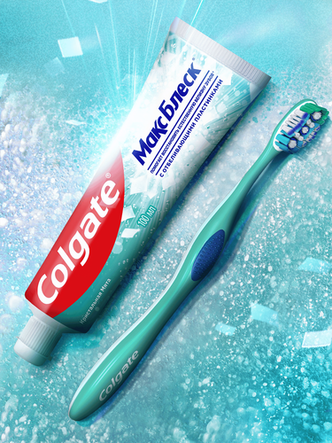 Зубная паста COLGATE Макс Блеск Кристальная мята с отбеливающими пластинками для свежего дыхания и отбеливания зубов, 100мл, крупный план