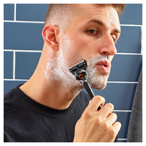 Кассеты сменные для бритья GILLETTE Fusion5 ProGlide, 4шт, крупный план