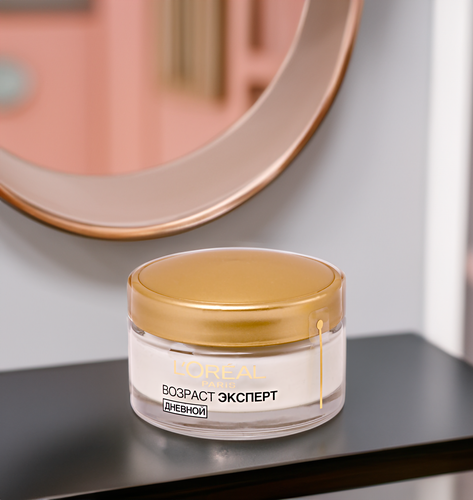 Крем дневной для лица L'OREAL Возраст Эксперт 65+, против морщин SPF20, 50мл, крупный план