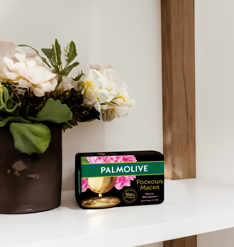 Туалетное мыло PALMOLIVE Роскошь масел с маслом макадамии, 90г, крупный план