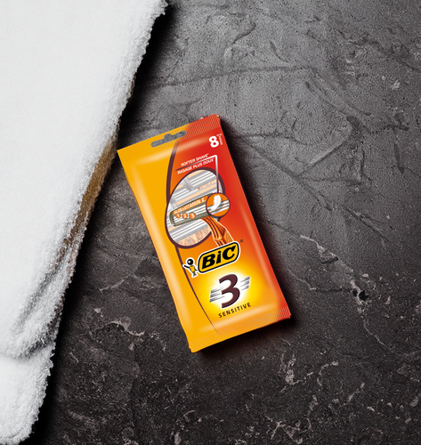 Бритва одноразовая мужская BIC 3 Sensitive 3 лезвия с увлажняющей полоской, 8шт, картинка