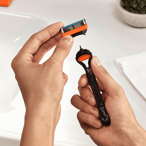 Станок для бритья GILLETTE Fusion5 с 3 сменными кассетами, детальное фото