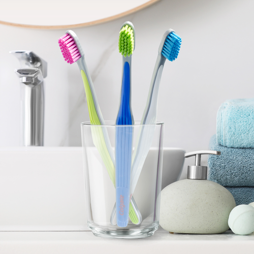 Зубная щетка COLGATE Ultra Soft для эффективной чистки, ультрамягкая, вид