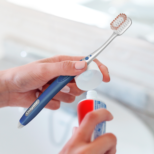 Зубная щетка COLGATE Easy Comfort, средней жесткости, фото