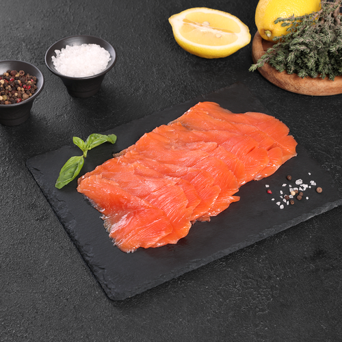 Форель Радужная слабосоленая филе-ломтики ЛЕНТА FRESH, весовая, крупный план