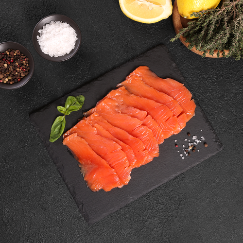 Форель Радужная слабосоленая филе-ломтики ЛЕНТА FRESH, весовая, крупный план