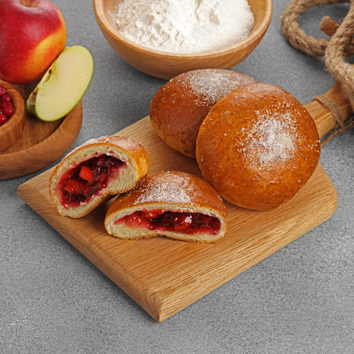 Пирожок Домашний с яблочно‑брусничной начинкой ЛЕНТА FRESH, 100г, вид