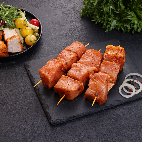 Шашлык из свиной корейки в маринаде аджика ЛЕНТА FRESH, весовой, крупный план