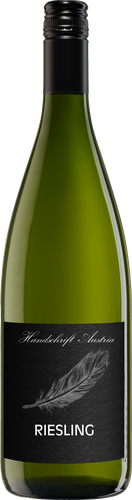 Вино HANDSCHRIFT Austria Riesling сортовое ординарное белое сухое, 1л, крупный план