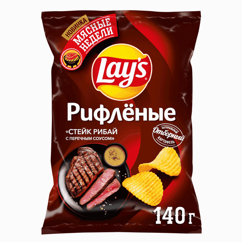 Чипсы картофельные LAY'S Рибай с перечным соусом, рифленые, 140г, крупный план