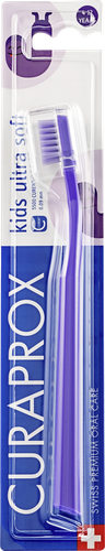 Зубная щетка детская CURAPROX Kids ultra soft, от 4-х лет, крупный план