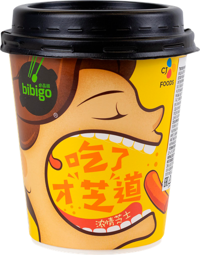 Палочки рисовые BIBIGO Токпокки, в сырном соусе, 160г, крупный план