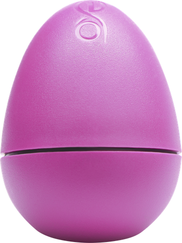 Бальзам для губ EGG Клубника со сливками, нежно-розовый 
оттенок, 12г, крупный план