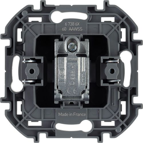 Розетка TV Legrand Inspiria 673860 белый, крупный план