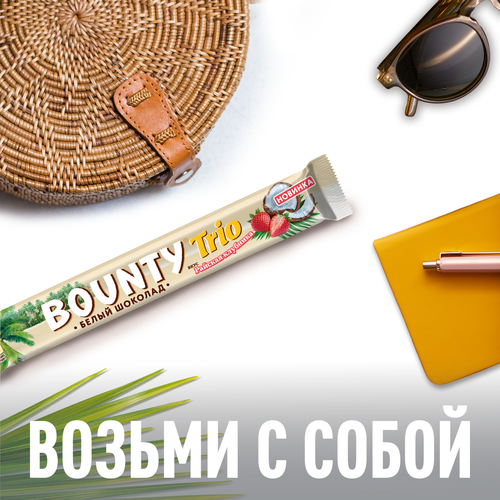 Батончик шоколадный BOUNTY Trio Райская клубника в белом шоколаде с кокосом и клубникой, 78г, детальное фото