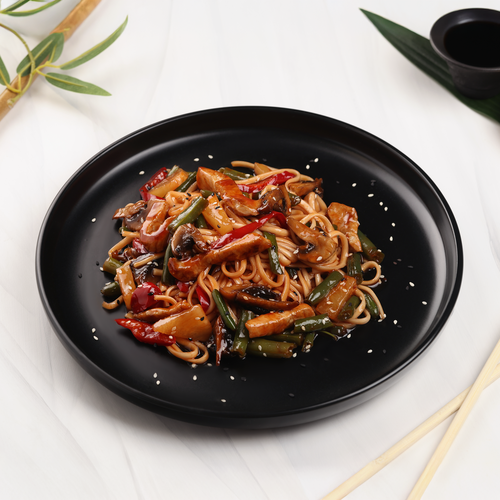 Вырезка свиная WOK в кисло-сладком соусе c яичной лапшой, весовая, изображение