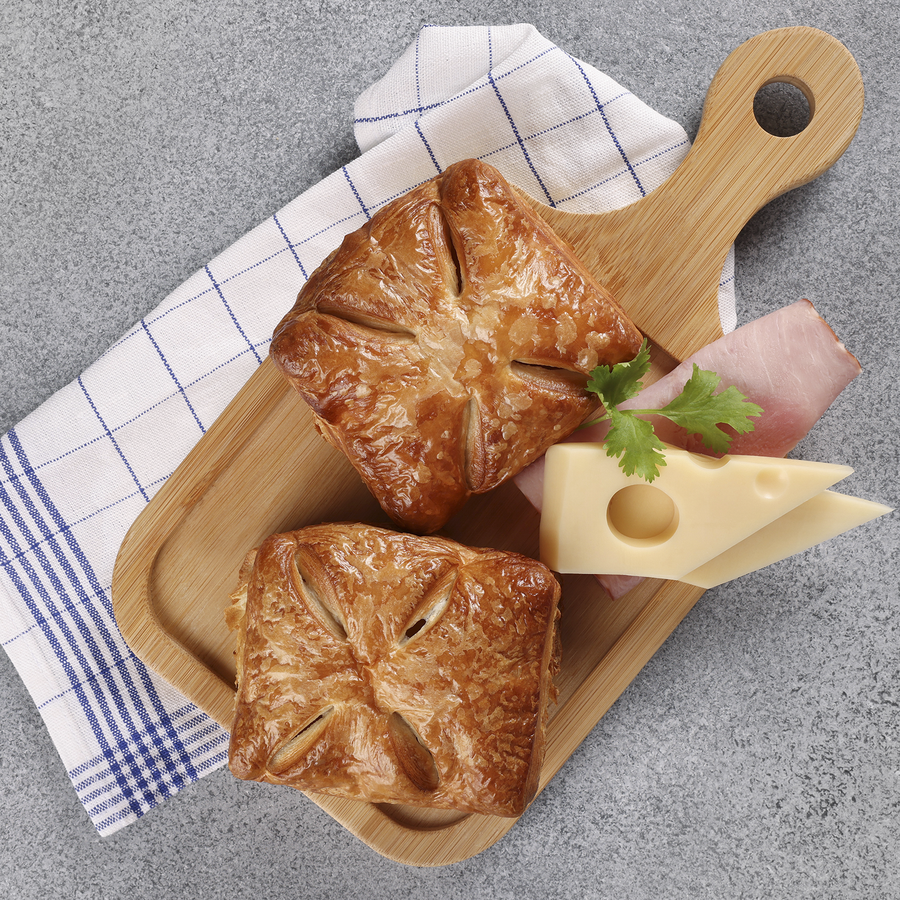 Слойка ЛЕНТА FRESH с ветчиной и сыром, 100г, превью