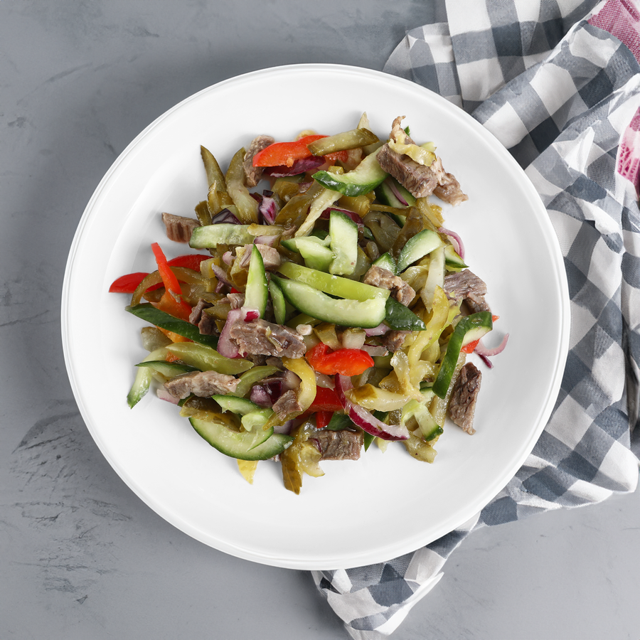Салат ЛЕНТА FRESH Провансаль с томленой говядиной и маринованными огурчиками, весовой, предпросмотр
