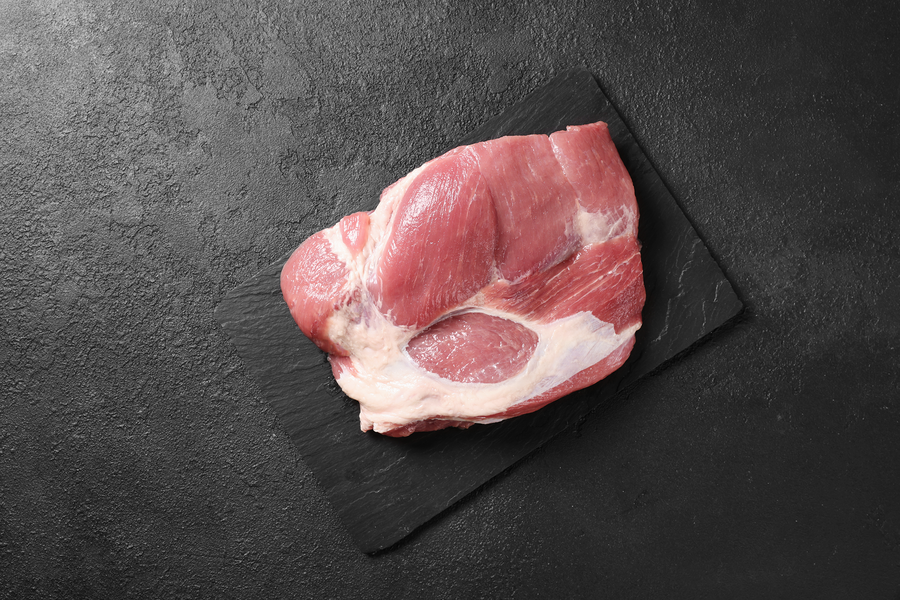 Лопатка свиная бескостная, вакуумная упаковка, весовая, превью
